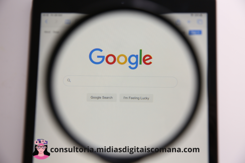 Empreendedor usando ferramentas do Google para maximizar o potencial de seu negócio digital.